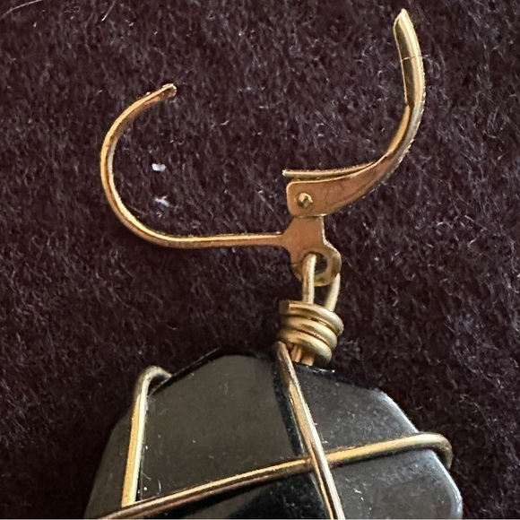Vintage Joan Rivers Gold Wire Wrapped Caged Faux black Stone Dangle Earrings - Picture 12 of 12